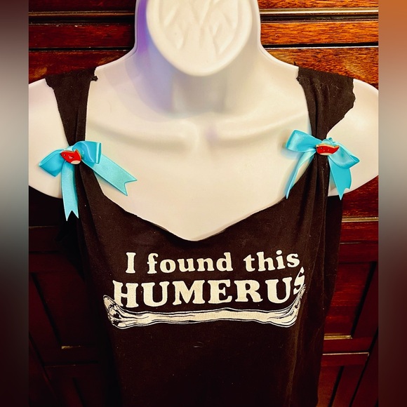 Upcycled Humerus Cut Out Tank with Adorable Blue Bows and Red Birds Size Large - Picture 2 of 5